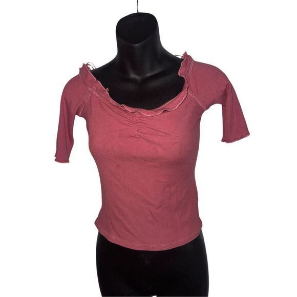 NEW WITH TAGS Beautiful Aemi + Co Lettuce Edge trim top blouse Size small pink - Picture 1 of 7